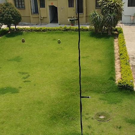 Panthashala Santiniketan Hotell Sri Niketan Exteriör bild