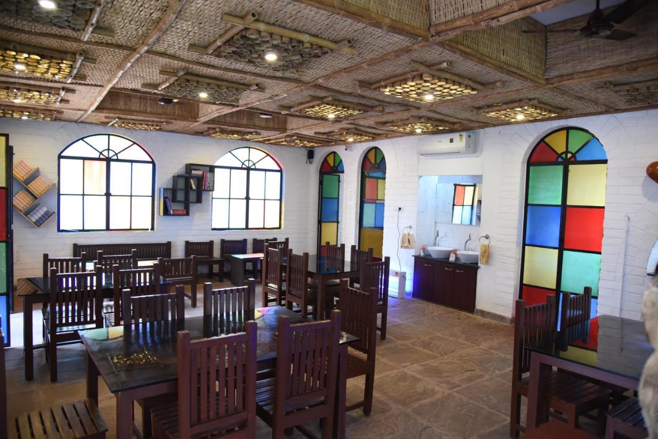 Panthashala Santiniketan Hotell Sri Niketan Exteriör bild