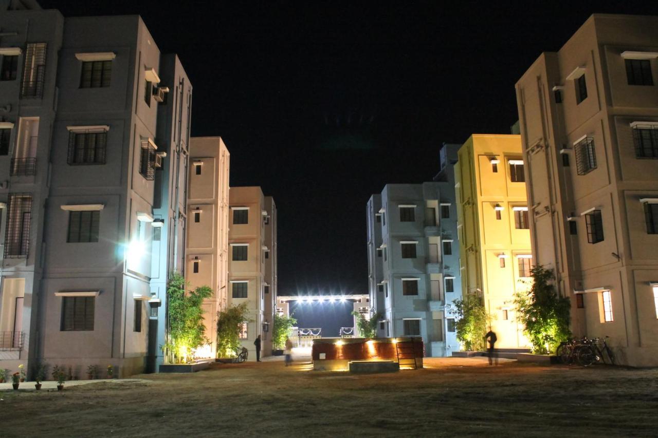 Panthashala Santiniketan Hotell Sri Niketan Exteriör bild